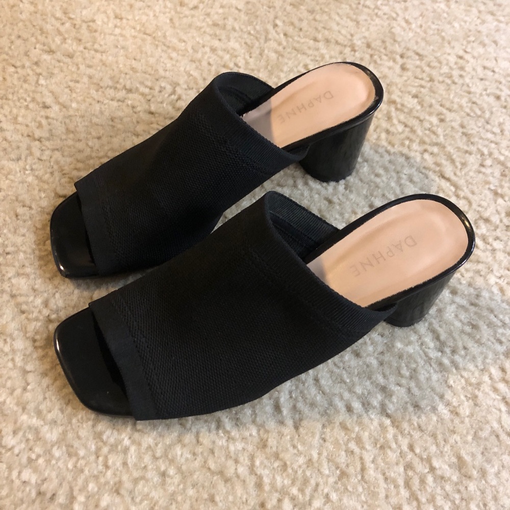 DAPHNE Black Mules Size 23.5 Size 37 - PREOWNED